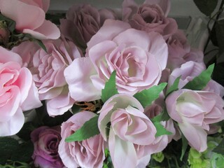 カラフルな造花の花束