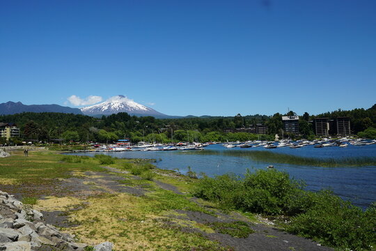 Villarica volcano from Puc&oacute;n