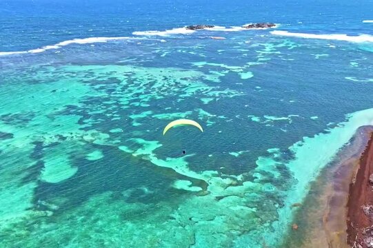 parapente vue sur anse michel martinique