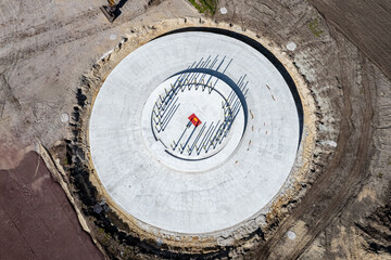 Windkraft - Repowering, Luftbild vom Fundament für eine neue Windkraftanlage.