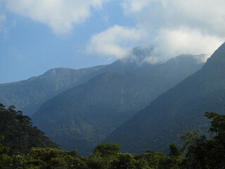 Obraz premium clouds over the mountains