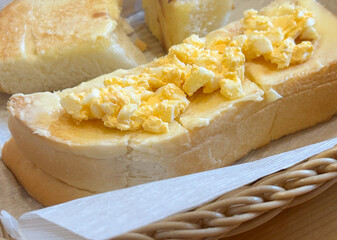 朝食の山食パン　