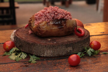 Pastel, batata recheada, bacon, costela, brocolis, carne de panela, quatro queijo, linguiça 