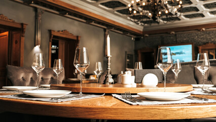 table setting in restaurant