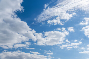 秋の空　昼の青空と雲62