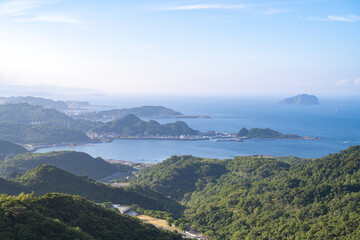 九份から望む山並みと東シナ海，台湾