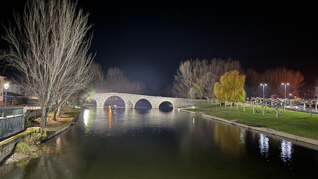 Leon, Viajes y Setas