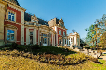 Side view of the historic Pawłowice Palace in Lower Silesia, Poland
