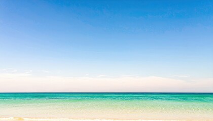 Obraz premium Tranquil Seascape with Bright Blue Sky and Thin Horizon