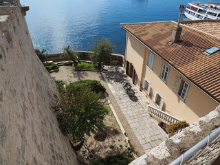 Krk&nbsp;ist die gr&ouml;&szlig;te und bedeutendste Stadt sowie Kurort und Hafen in der gleichnamigen Bucht an der Westk&uuml;ste der gleichnamigen Insel&nbsp;Krk