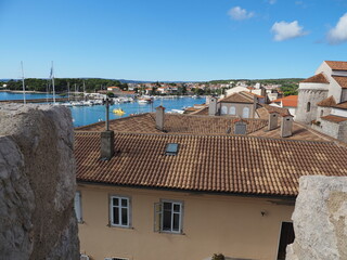 Krk&nbsp;ist die gr&ouml;&szlig;te und bedeutendste Stadt sowie Kurort und Hafen in der gleichnamigen Bucht an der Westk&uuml;ste der gleichnamigen Insel&nbsp;Krk