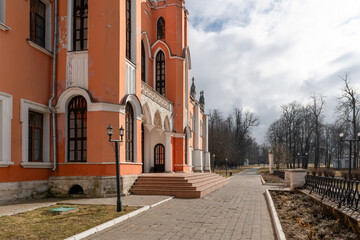 Obraz premium The main manor house in the pseudo-Gothic style in the Marfino estate