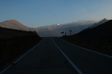 road to the mountains