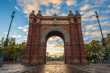 Obraz premium The Arc de Triomf, a memorial arch in Barcelona, Catalonia, Spain