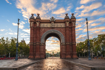 Obraz premium The Arc de Triomf, a memorial arch in Barcelona, Catalonia, Spain