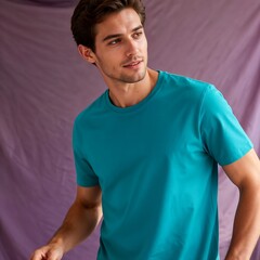 Obraz premium Comfortable Breathable Cotton Crew Neck Short Sleeve T Shirt for Everyday Wear