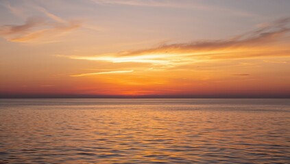 Obraz premium Sunset Over the Ocean and Skyline