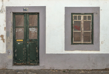 Façade maison traditionnelle d'Algarve à Faro, Portugal