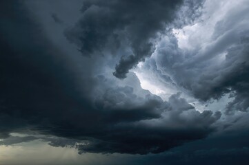 Obraz premium Storm approaching with ominous dark clouds