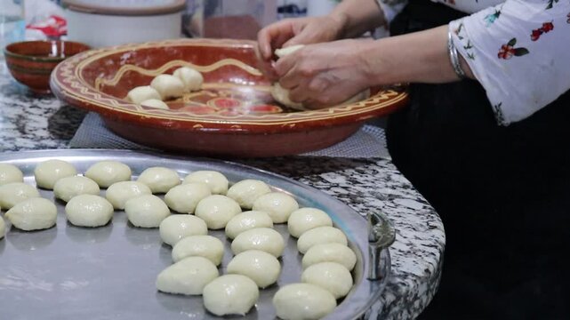 Step-by-Step Preparation of Traditional Moroccan Rfissa Dough with Fenugreek and Lentils &mdash; Handmade in Kitchen