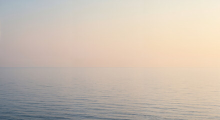 Obraz premium Minimalist Ocean Horizon at Dawn with Soft Pastel Colors
