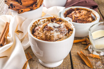 Cinnabon cake in mug