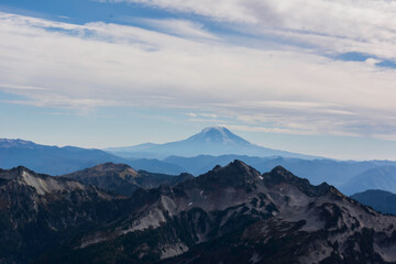 Obraz premium Mount Adams and Central Cascades from McClure Rock