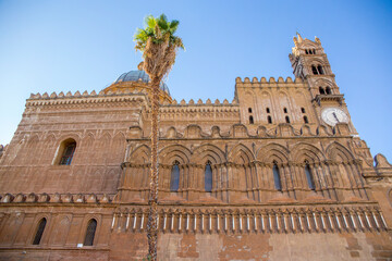 Obraz premium Side view of the Cathedral of Palermo, Sicily, Italy.