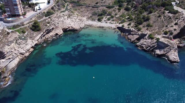 Cala de la Almadrava, vuelo mar a orilla 4K