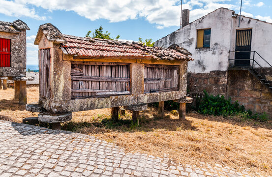 H&oacute;rreos. Quins. Ourense. Galicia. Espa&ntilde;a