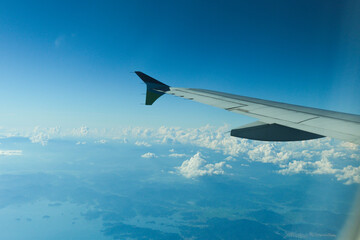 비행기 날개 사진