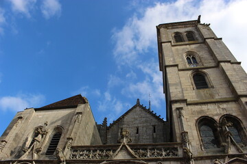 Auxonne, église Notre-Dame, façade en contreplongée