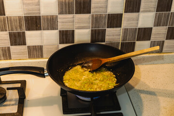 frying pan with chicken