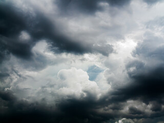 Obraz premium Cloud storm sky dark rain lightning thunder stormy typhoon nature light scene rainy atmosphere damage effect carbon dioxide dust air pollution 2.5 Pm, texture nature windstorm weather skyscape.