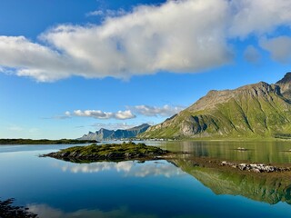 Obraz premium Norwegische Küste bei Buoya