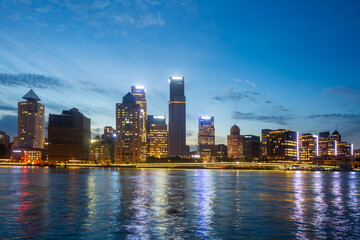 Fototapeta premium Night view of the skyline of Shanghai Bund, China