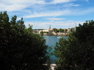 Krk ist die größte und bedeutendste Stadt sowie Kurort und Hafen in der gleichnamigen Bucht an der Westküste der gleichnamigen Insel Krk