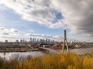 Warszawa, panorama miasta z widokiem na most świetokrzyski © hunter76