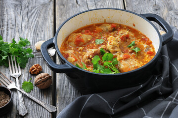 Chakhokhbili, Georgian chicken stew in a pot