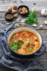 Chakhokhbili, Georgian chicken stew in a pot