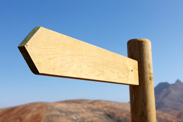 A blank new directional signpost 