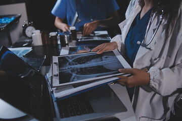 Doctors are meeting at the hospital to discuss treatment options and share experiences with colleagues.
