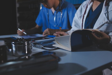 Doctors are meeting at the hospital to discuss treatment options and share experiences with colleagues.