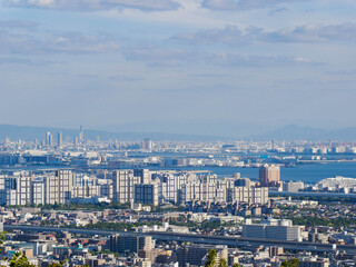 神戸市東灘区岡本の高台にある保久良神社から神戸市街地の眺め