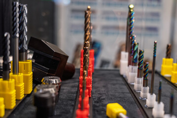 Flat or square solid carbide endmill tools. The cutting tool for CNC turning and milling machines. Tools for machining on lathes and milling machines. End mills for machining on numerical machines.