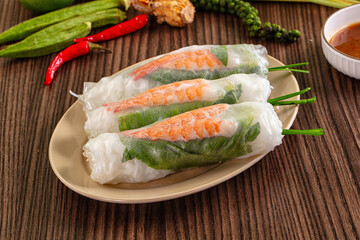 Vietnamese spring roll with prawn