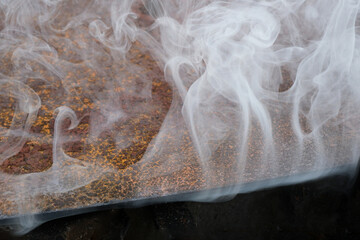 立ちのぼる柔らかい煙