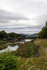 Fototapeta premium 風景, 自然, 水, 山, 空, 川, 雲, 森, 緑, 旅行, 木, 景色, 美しさ