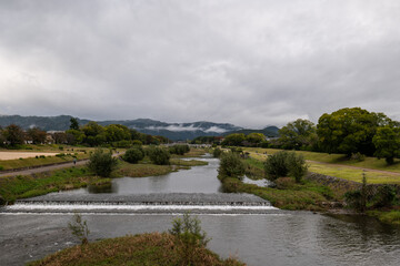 Fototapeta premium 風景, 自然, 水, 山, 空, 川, 雲, 森, 緑, 旅行, 木, 景色, 美しさ
