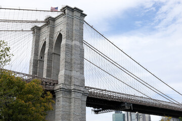 Fototapeta premium Brooklyn Bridge During Early Fall in New York